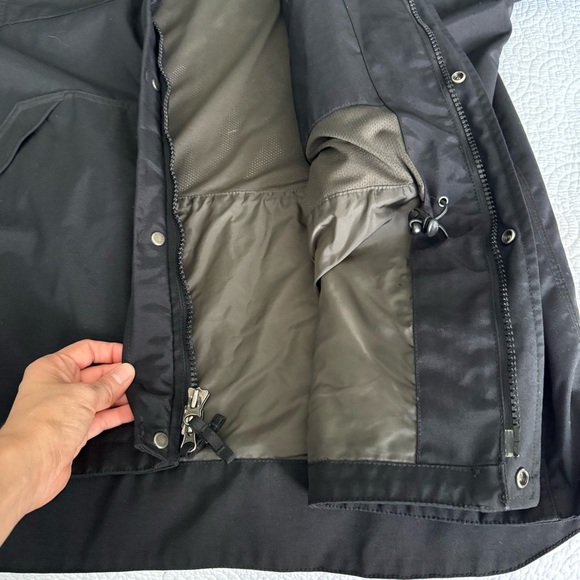 Carhartt Black Weather-Resistant Minimalist Design - Picture 12 of 16